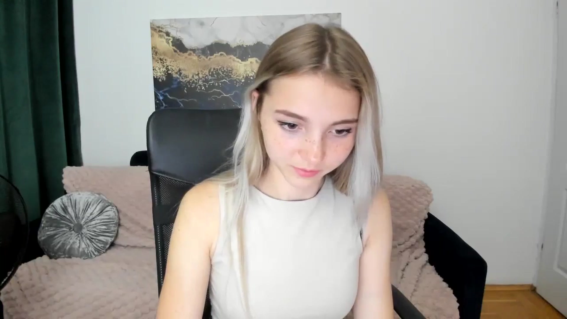 Gallery image thumbnail from Daisyy's myfreecams stream on, 08/23/2024, 20:23 image 5 of 20