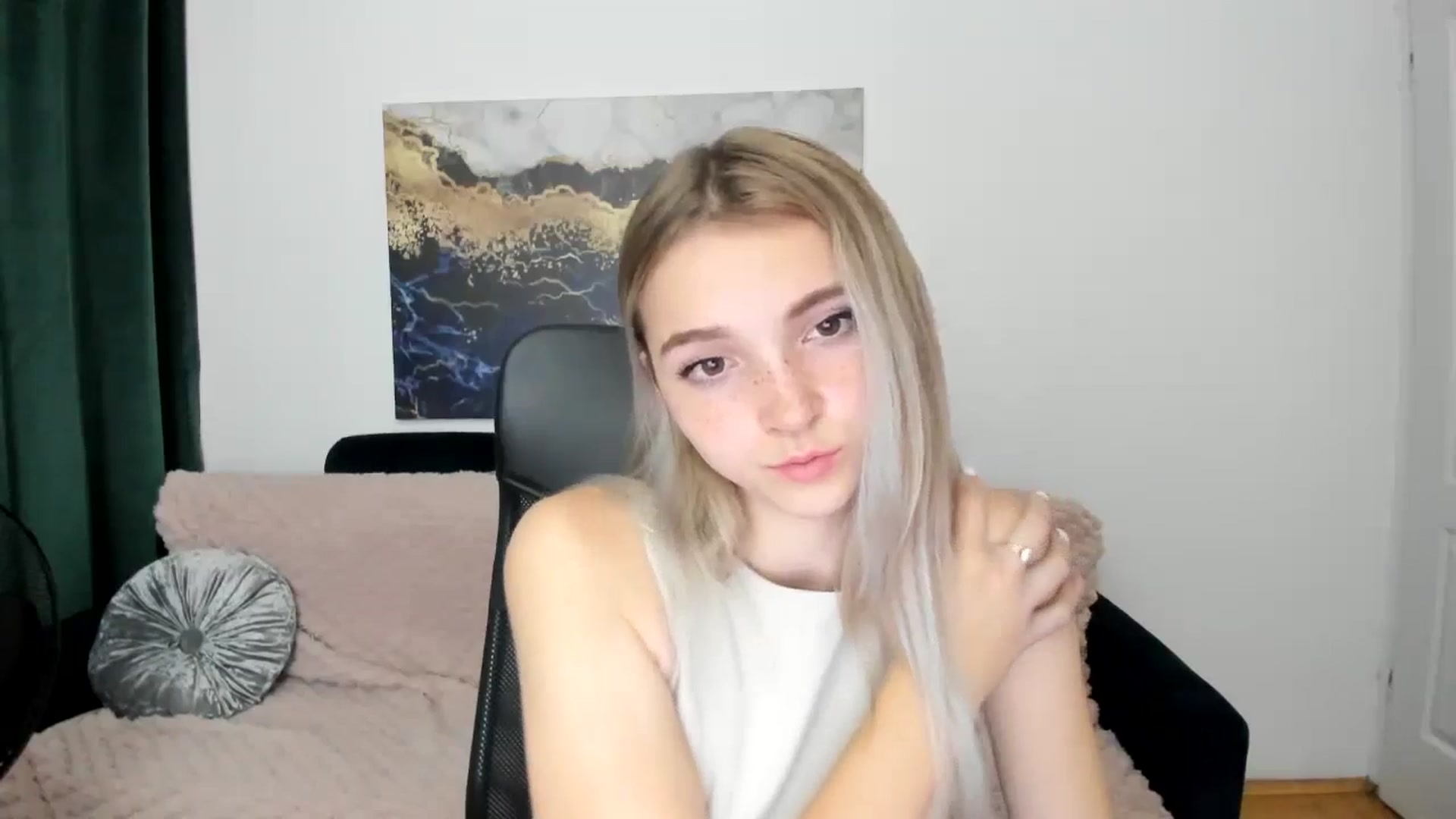 Gallery image thumbnail from Daisyy's myfreecams stream on, 08/23/2024, 20:23 image 17 of 20