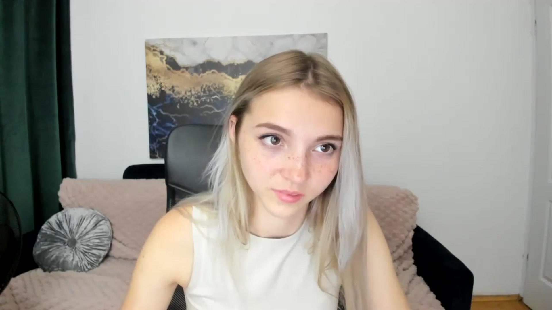 Gallery image thumbnail from Daisyy's myfreecams stream on, 08/23/2024, 20:23 image 13 of 20