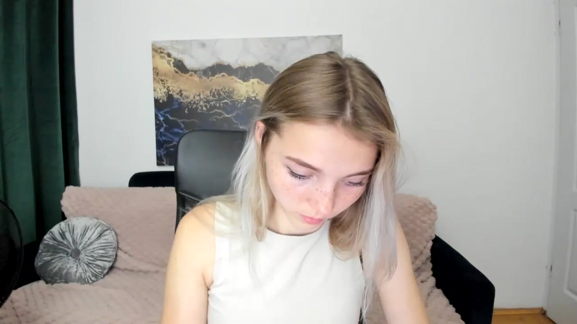 Gallery image thumbnail from Daisyy's myfreecams stream on, 08/23/2024, 20:23 image 11 of 20
