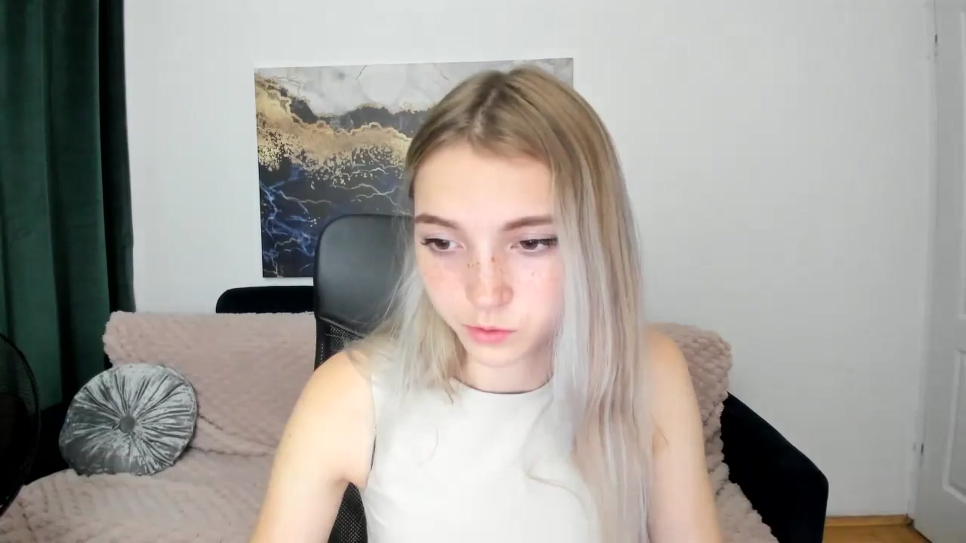 Gallery image thumbnail from Daisyy's myfreecams stream on, 08/23/2024, 20:23 image 19 of 20