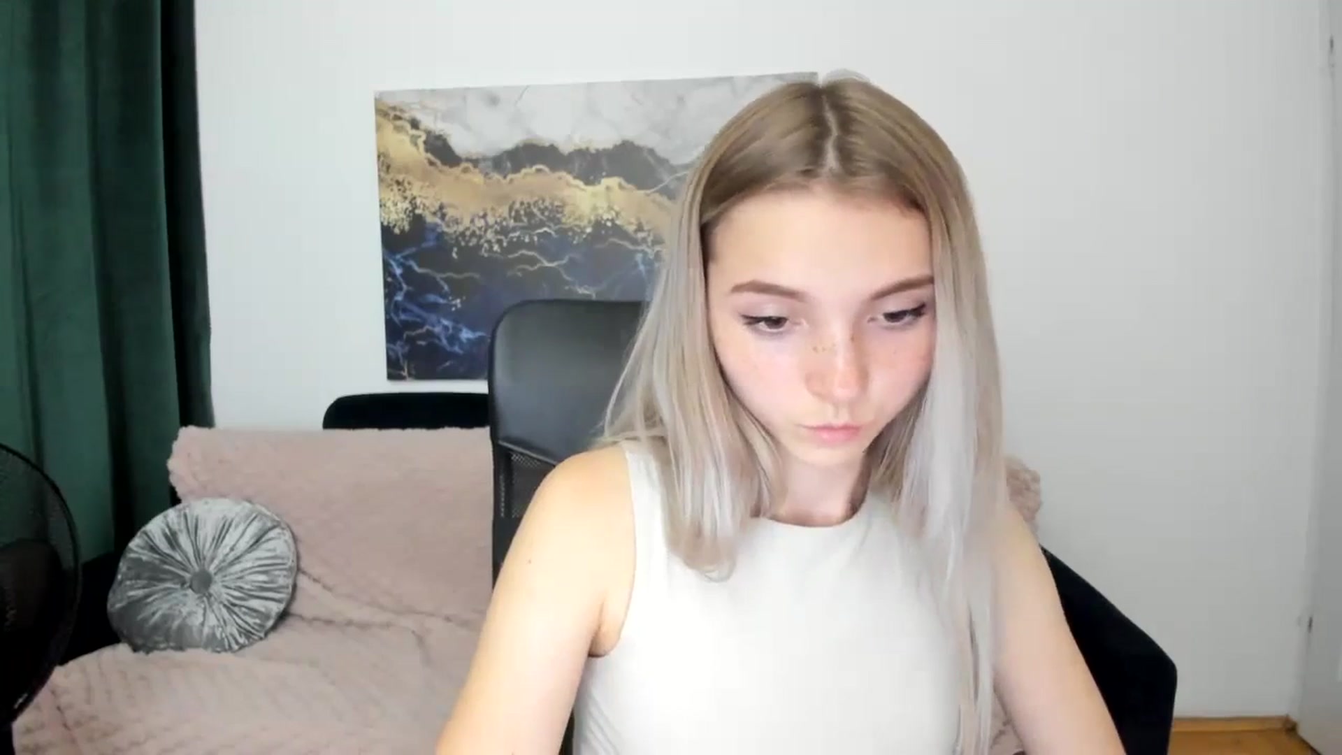 Gallery image thumbnail from Daisyy's myfreecams stream on, 08/23/2024, 21:21 image 17 of 20