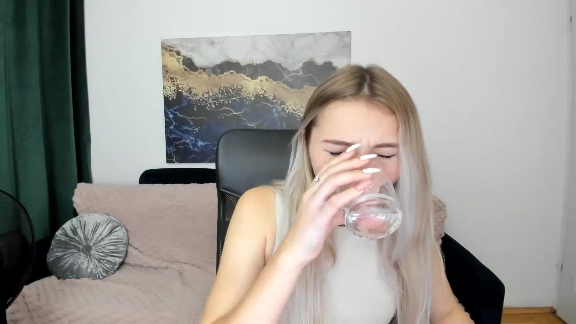 Gallery image thumbnail from Daisyy's myfreecams stream on, 08/23/2024, 21:21 image 15 of 20