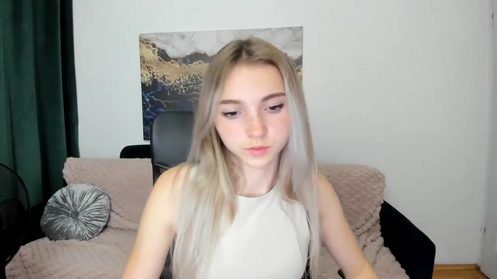 Gallery image thumbnail from Daisyy's myfreecams stream on, 08/23/2024, 21:21 image 13 of 20