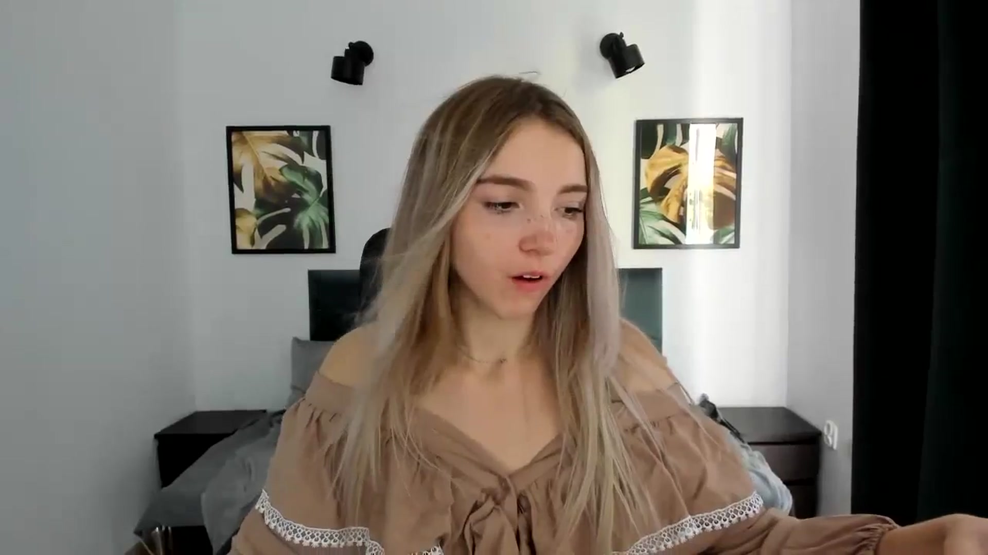 Gallery image thumbnail from Daisyy's myfreecams stream on, 08/24/2024, 13:17 image 3 of 20