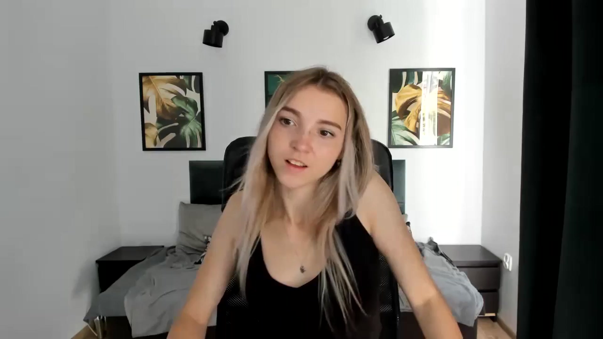 Gallery image thumbnail from Daisyy's myfreecams stream on, 08/24/2024, 15:05 image 3 of 20