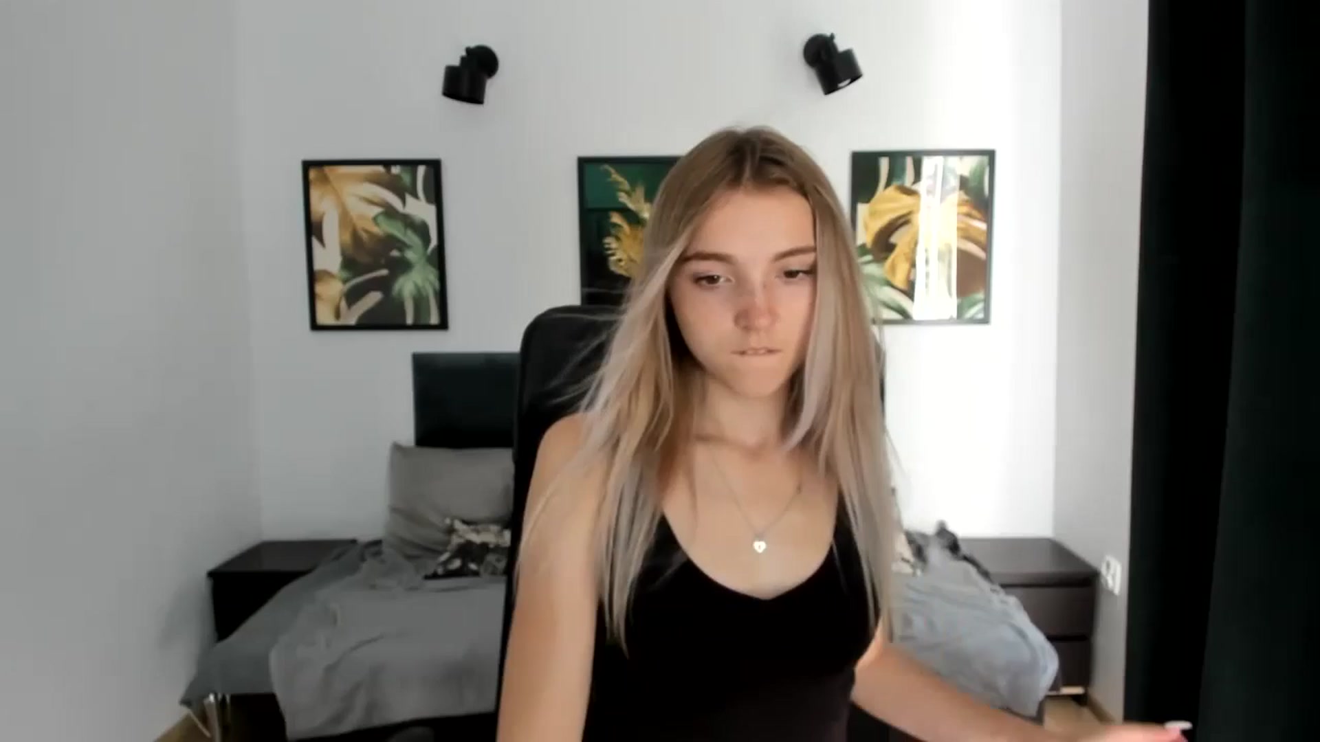 Gallery image thumbnail from Daisyy's myfreecams stream on, 08/24/2024, 15:05 image 5 of 20