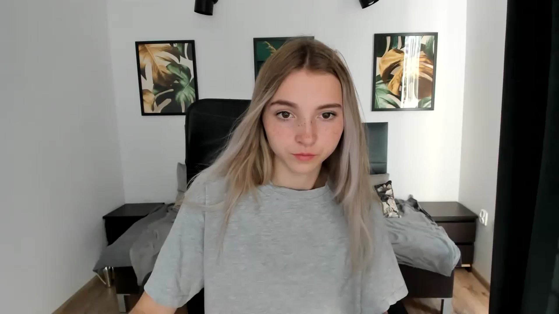 Gallery image thumbnail from Daisyy's myfreecams stream on, 08/24/2024, 16:34 image 4 of 20