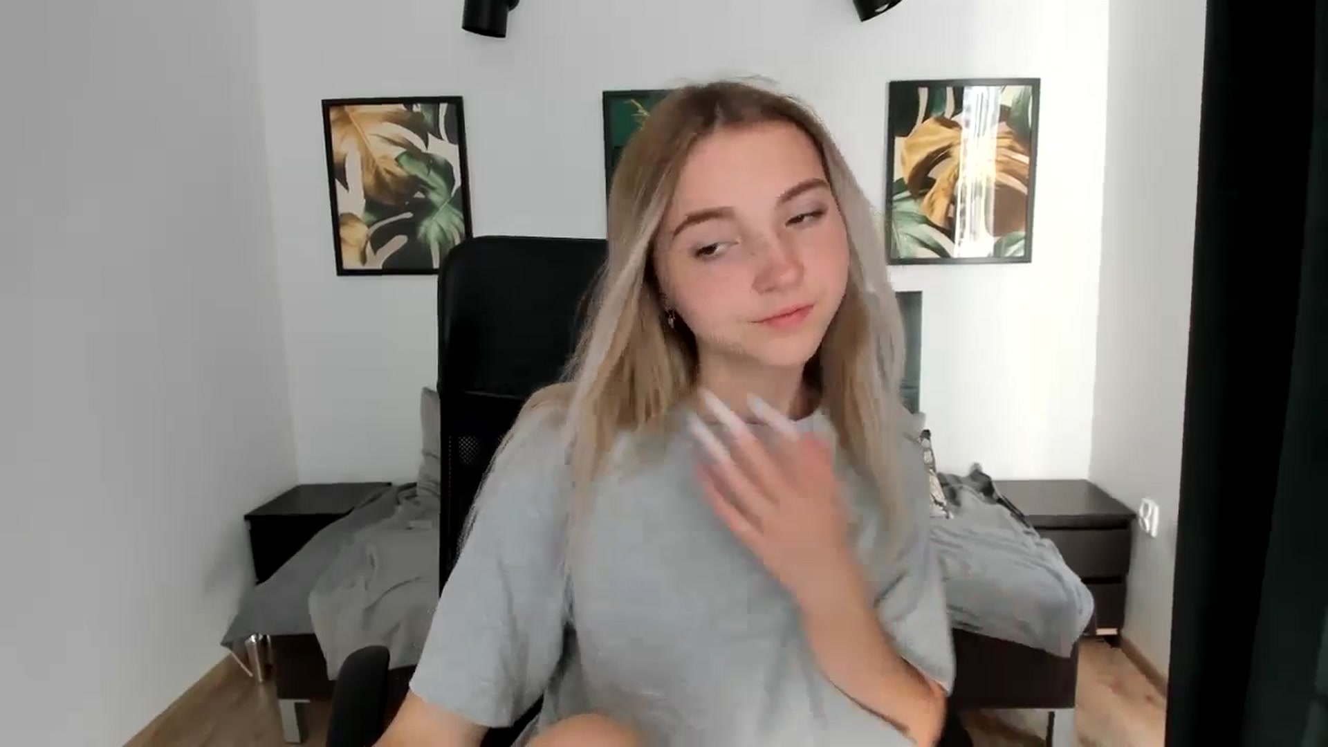 Gallery image thumbnail from Daisyy's myfreecams stream on, 08/24/2024, 16:34 image 2 of 20