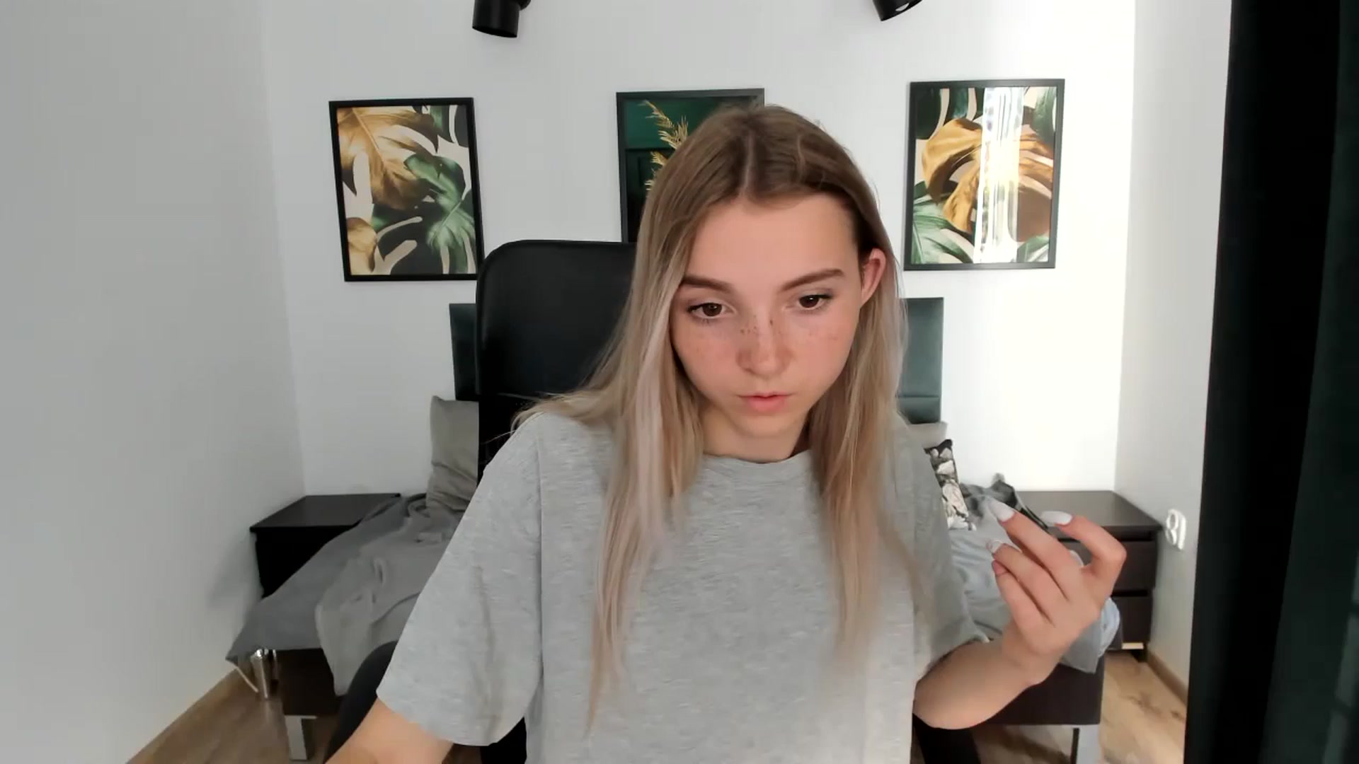 Gallery image thumbnail from Daisyy's myfreecams stream on, 08/24/2024, 16:34 image 6 of 20