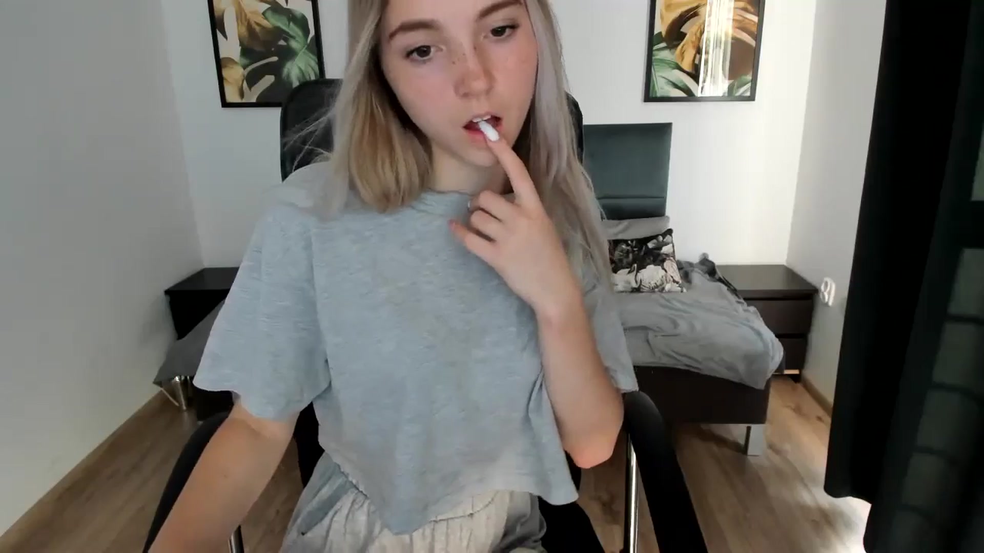 Gallery image thumbnail from Daisyy's myfreecams stream on, 08/24/2024, 16:34 image 19 of 20