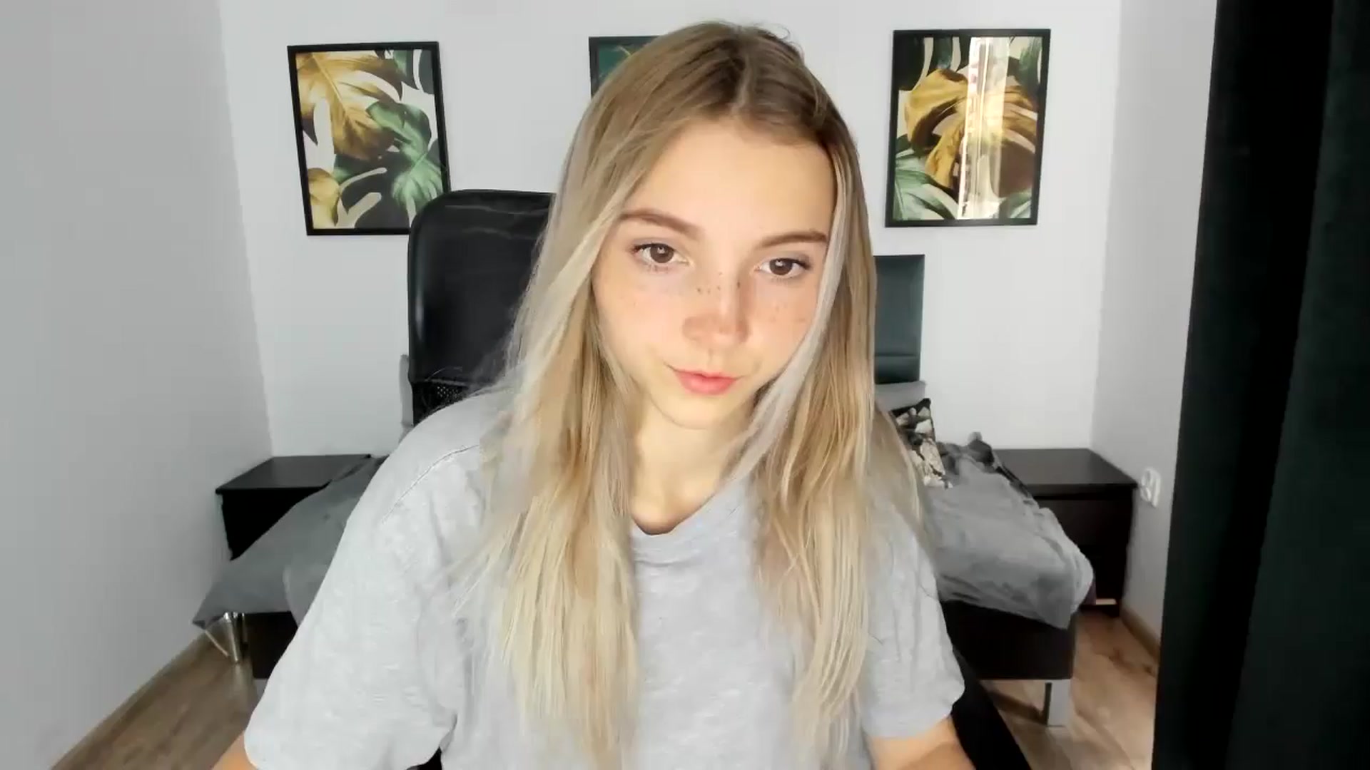 Gallery image thumbnail from Daisyy's myfreecams stream on, 08/24/2024, 17:22 image 2 of 20