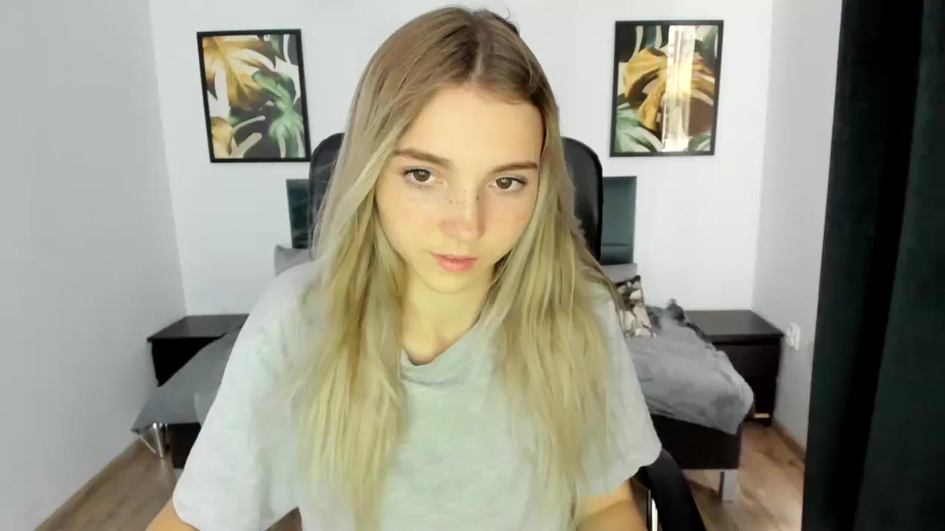Gallery image thumbnail from Daisyy's myfreecams stream on, 08/24/2024, 17:22 image 1 of 20