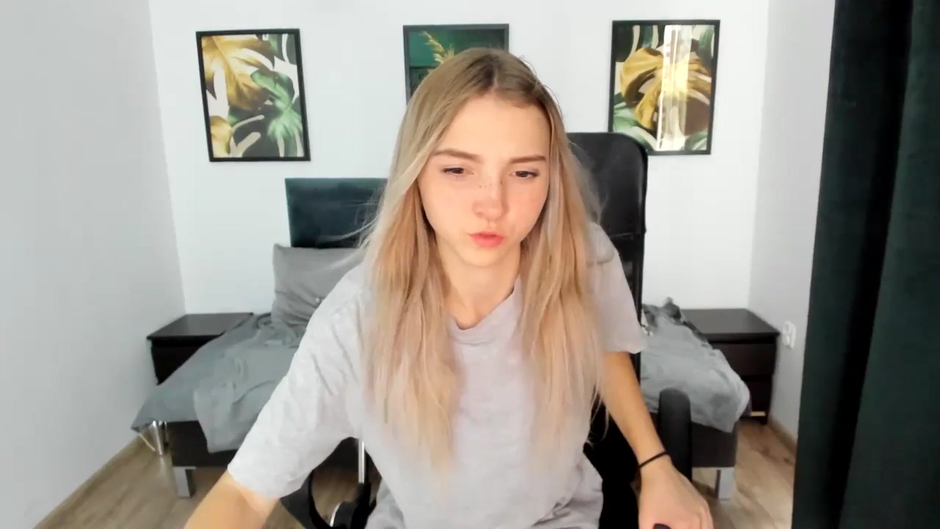 Gallery image thumbnail from Daisyy's myfreecams stream on, 08/24/2024, 17:22 image 15 of 20