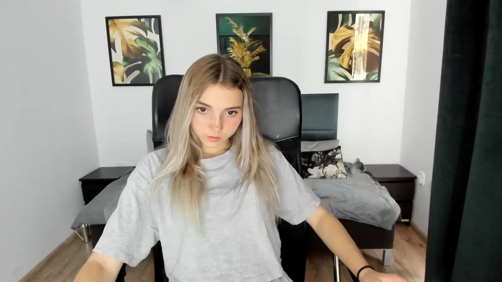 Gallery image thumbnail from Daisyy's myfreecams stream on, 08/24/2024, 17:22 image 4 of 20