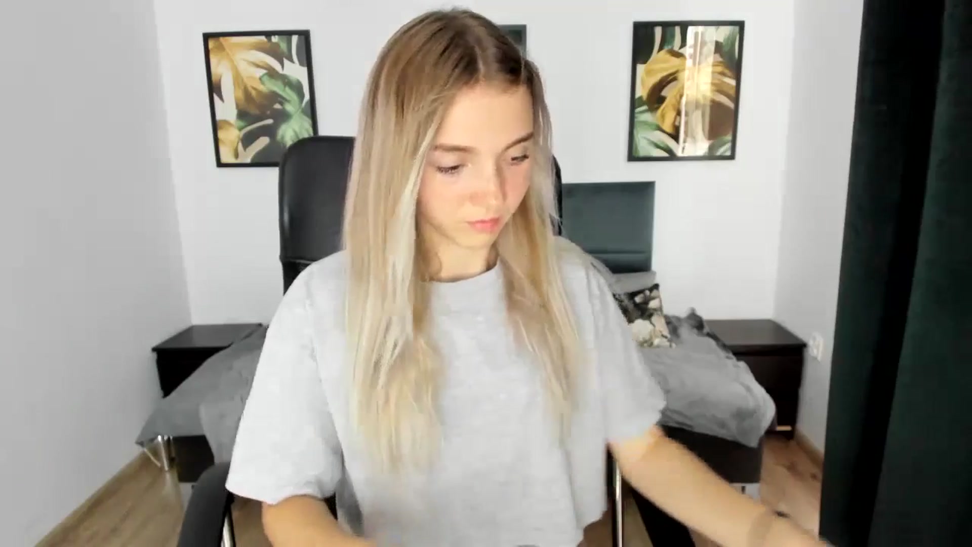 Gallery image thumbnail from Daisyy's myfreecams stream on, 08/24/2024, 17:22 image 17 of 20