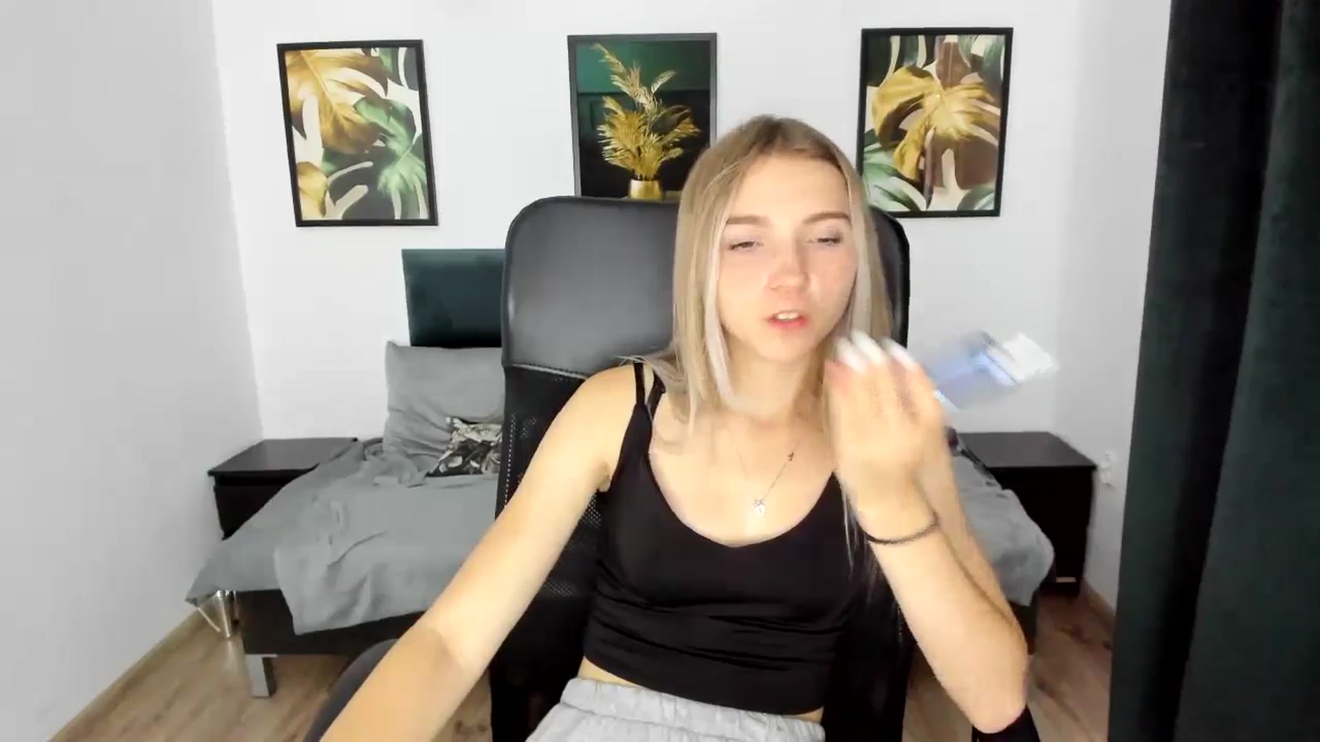 Gallery image thumbnail from Daisyy's myfreecams stream on, 08/24/2024, 18:11 image 11 of 20