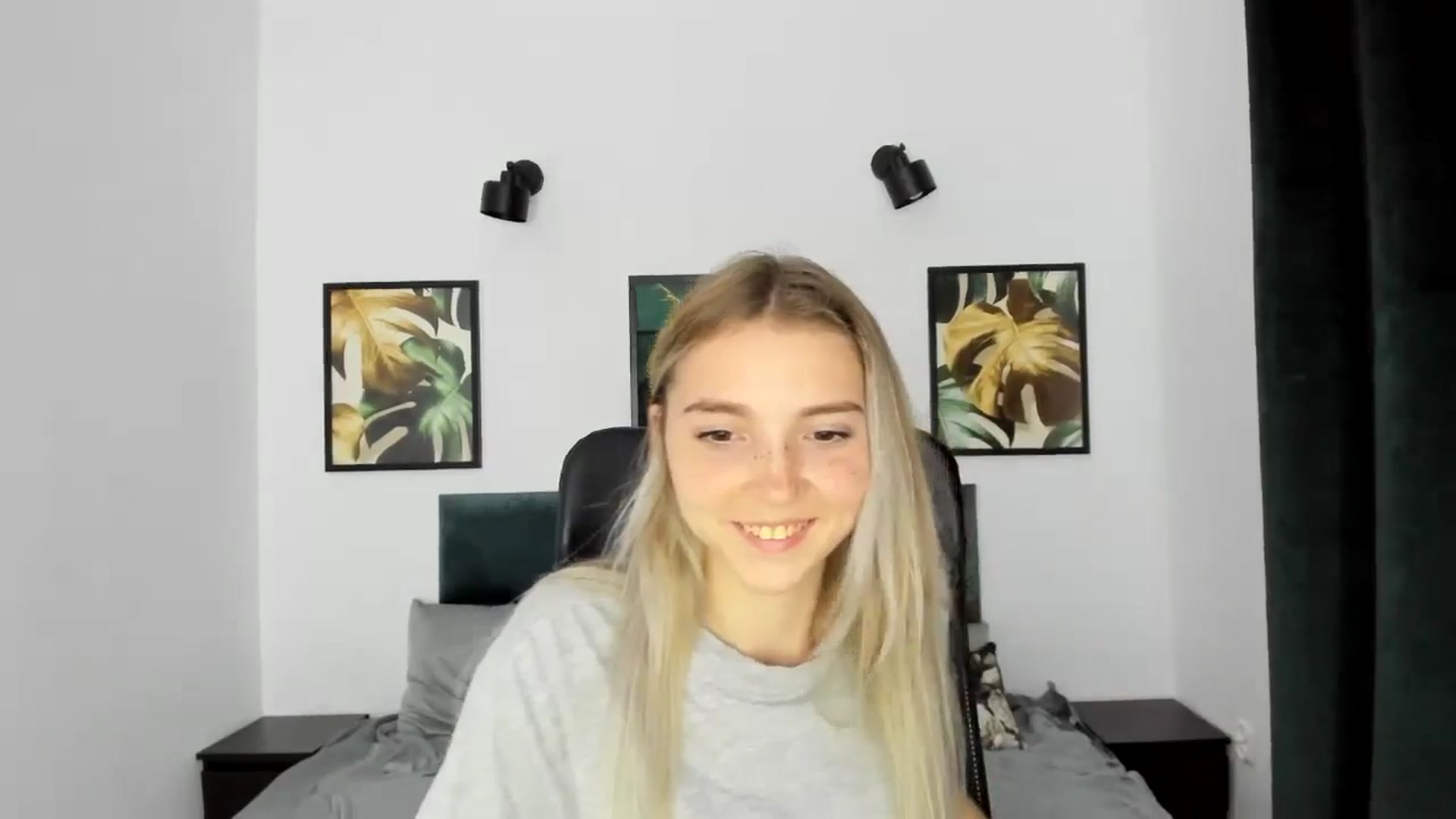 Gallery image thumbnail from Daisyy's myfreecams stream on, 08/24/2024, 18:30 image 17 of 20