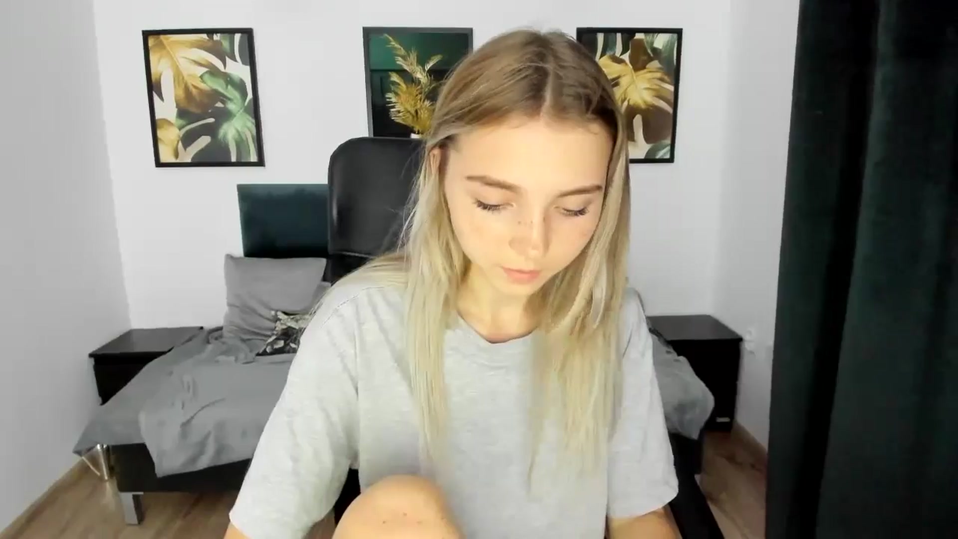 Gallery image thumbnail from Daisyy's myfreecams stream on, 08/24/2024, 18:53 image 7 of 20