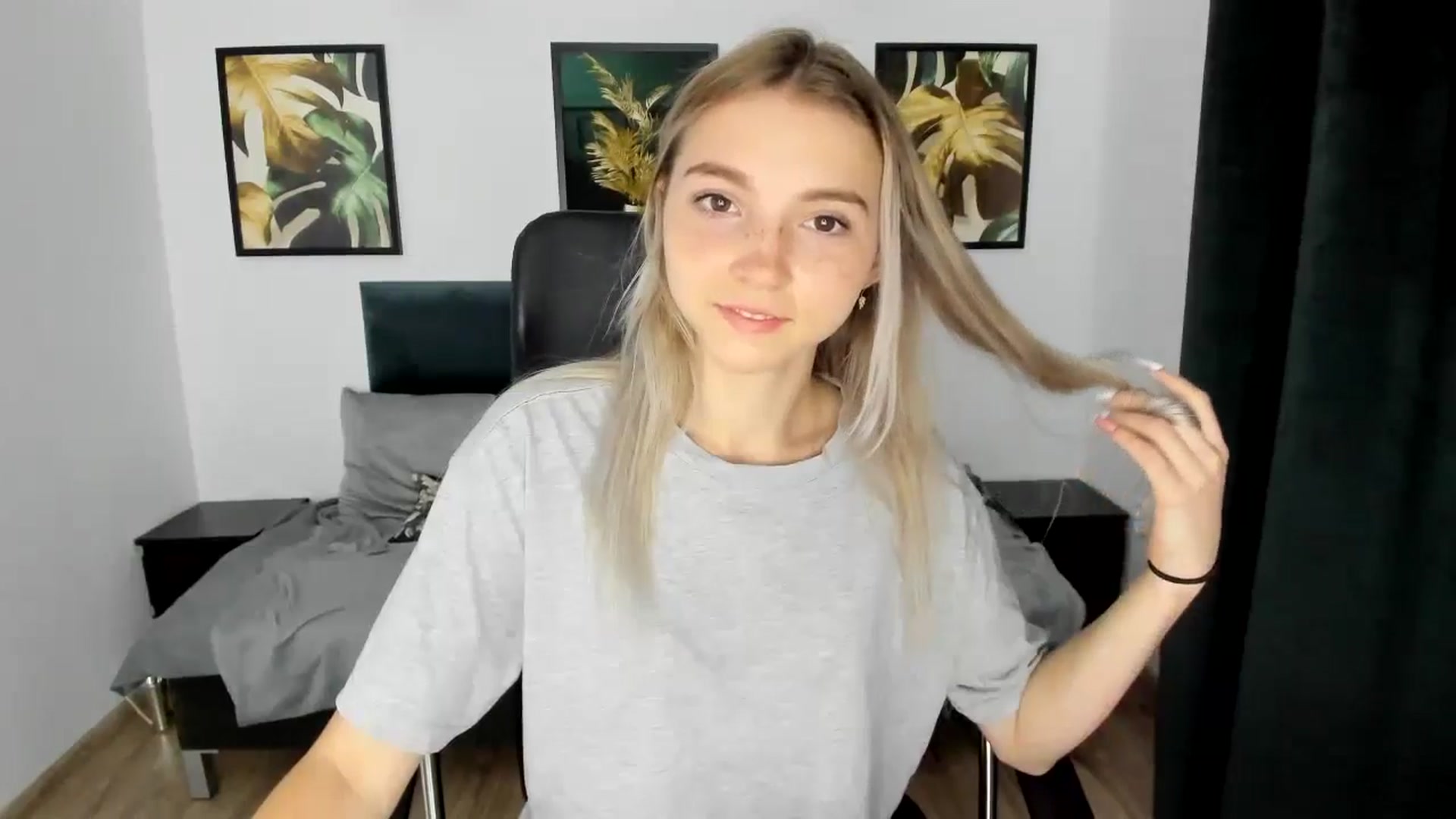Gallery image thumbnail from Daisyy's myfreecams stream on, 08/24/2024, 18:53 image 3 of 20
