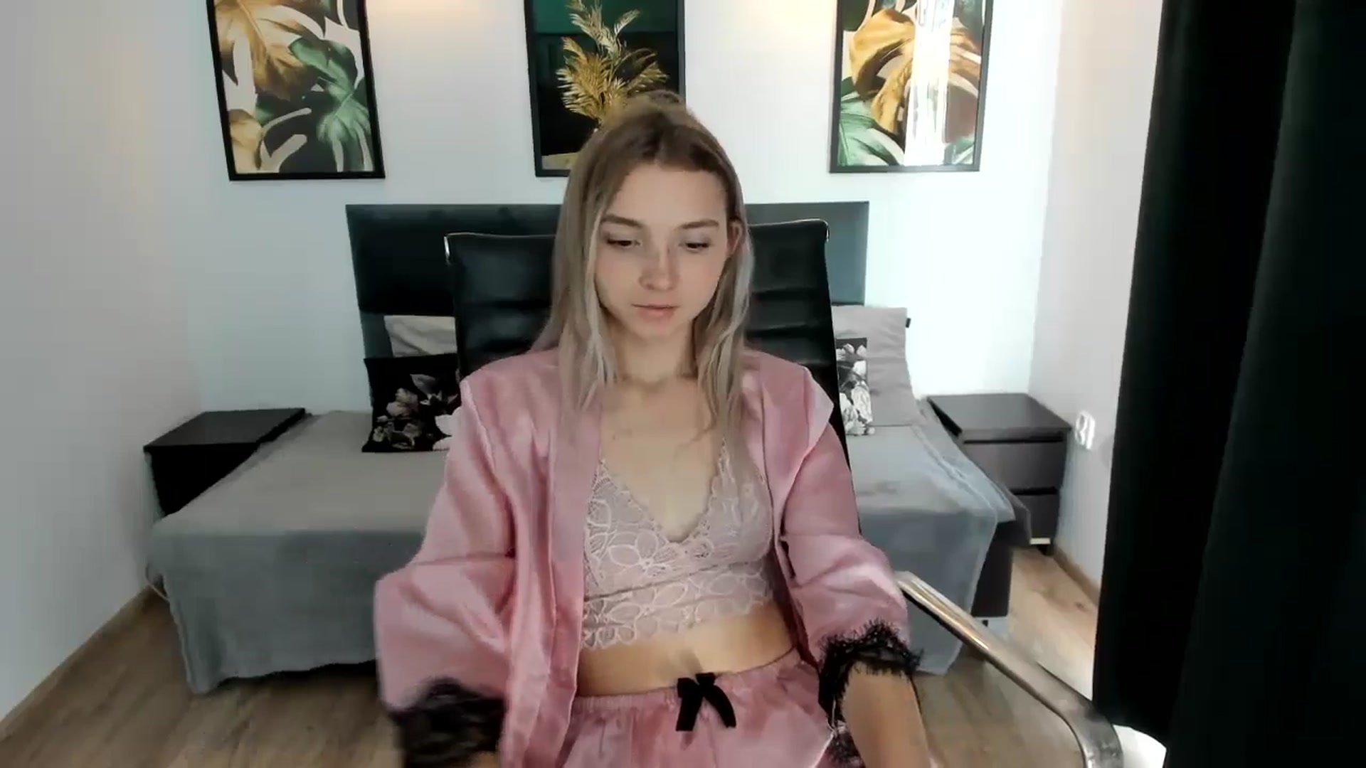 Gallery image thumbnail from Daisyy's myfreecams stream on, 08/26/2024, 14:35 image 14 of 20