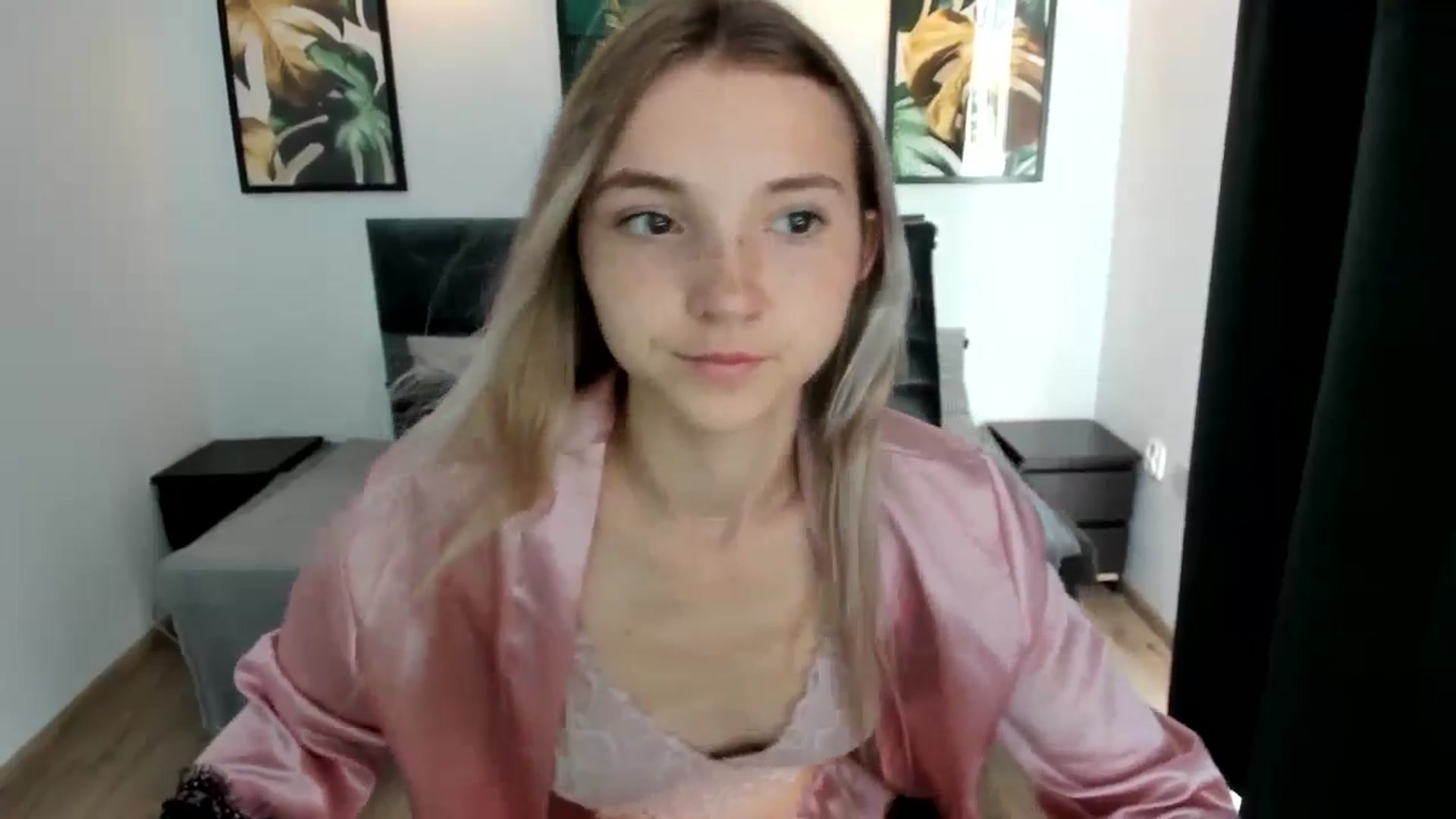 Gallery image thumbnail from Daisyy's myfreecams stream on, 08/26/2024, 14:35 image 15 of 20