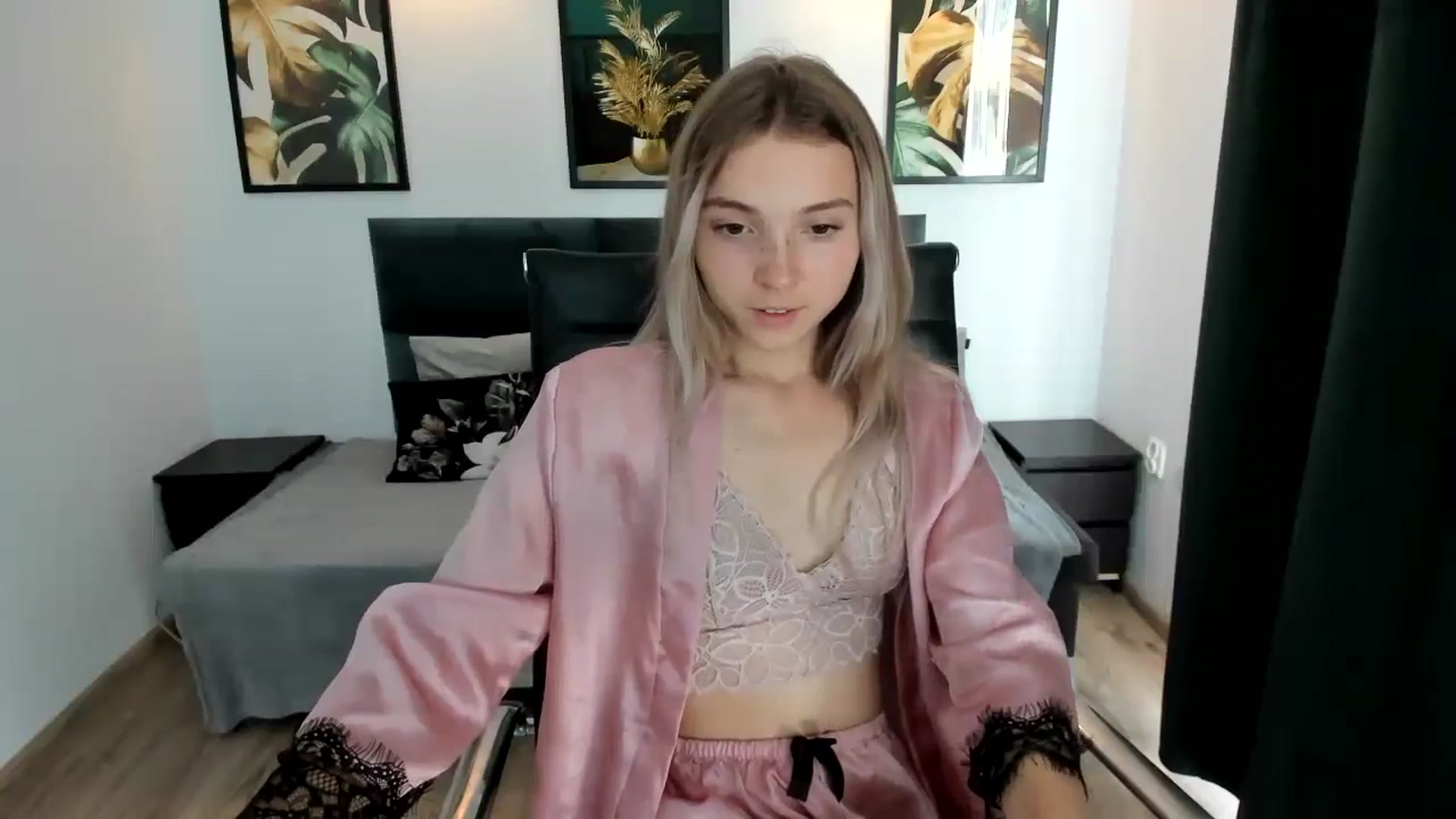 Gallery image thumbnail from Daisyy's myfreecams stream on, 08/26/2024, 15:05 image 4 of 20