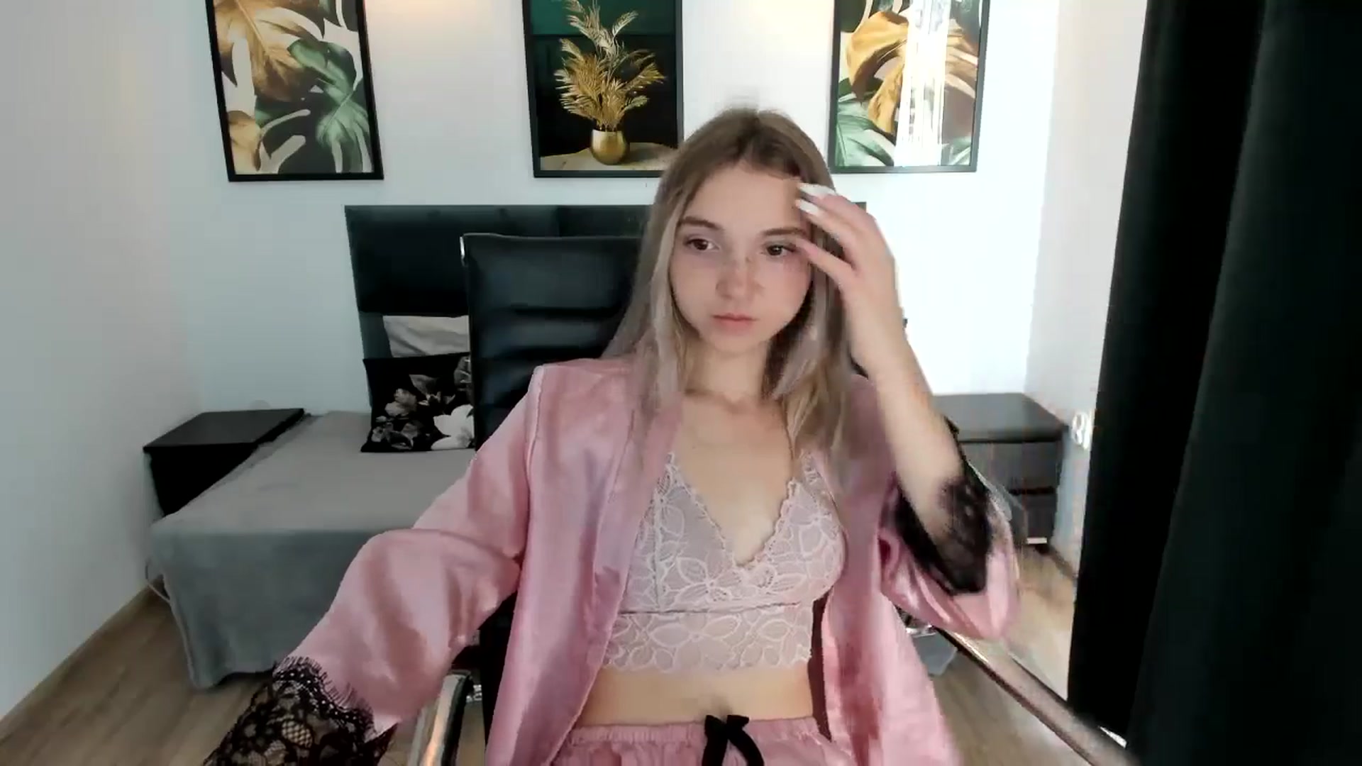 Gallery image thumbnail from Daisyy's myfreecams stream on, 08/26/2024, 15:05 image 10 of 20
