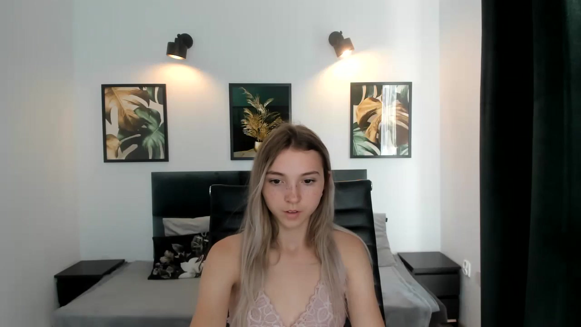 Gallery image thumbnail from Daisyy's myfreecams stream on, 08/26/2024, 15:48 image 19 of 20