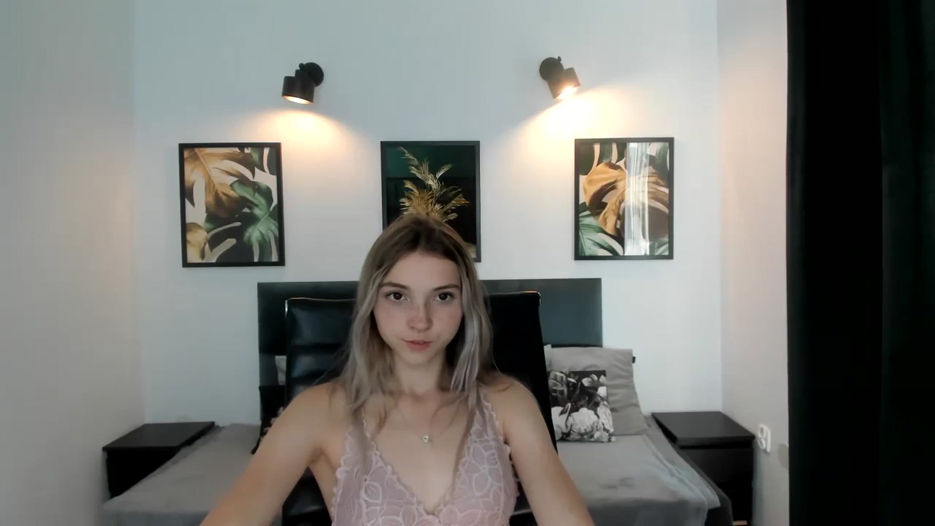 Gallery image thumbnail from Daisyy's myfreecams stream on, 08/26/2024, 17:03 image 4 of 20