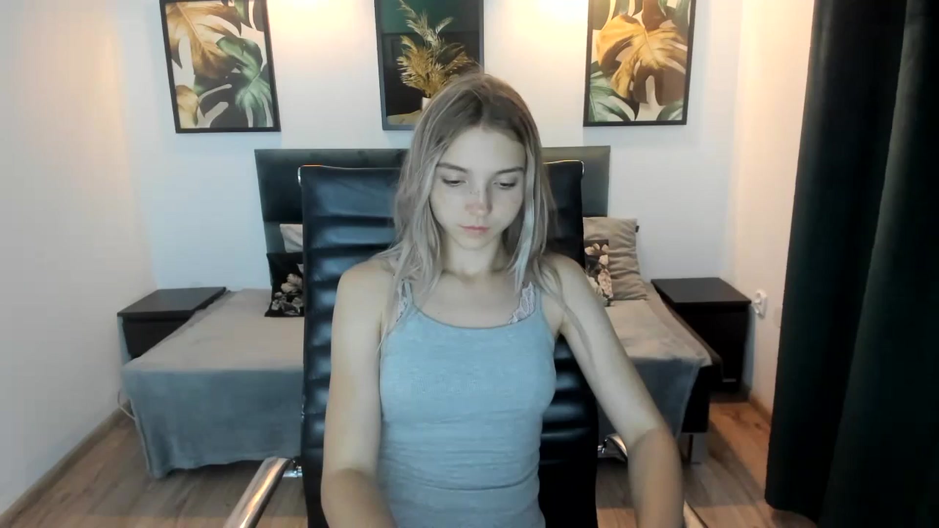 Gallery image thumbnail from Daisyy's myfreecams stream on, 08/26/2024, 18:34 image 12 of 20
