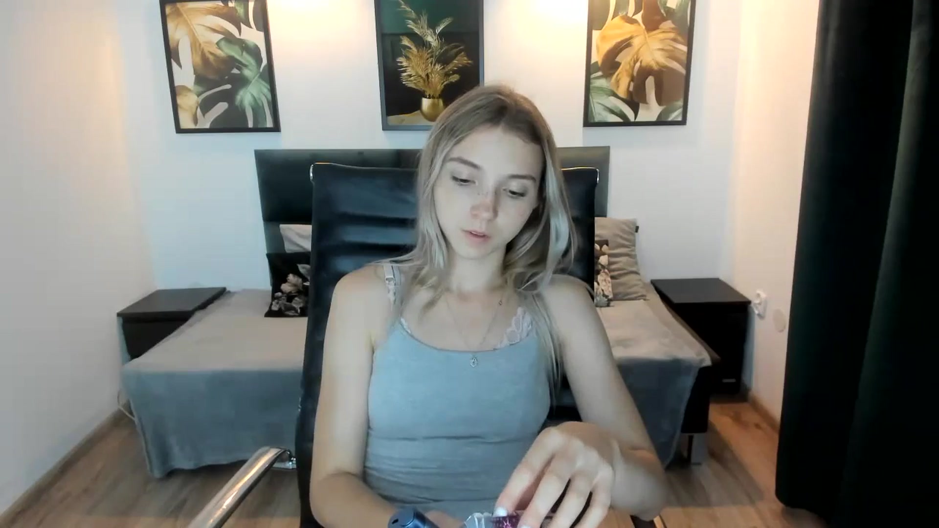 Gallery image thumbnail from Daisyy's myfreecams stream on, 08/26/2024, 19:32 image 10 of 20