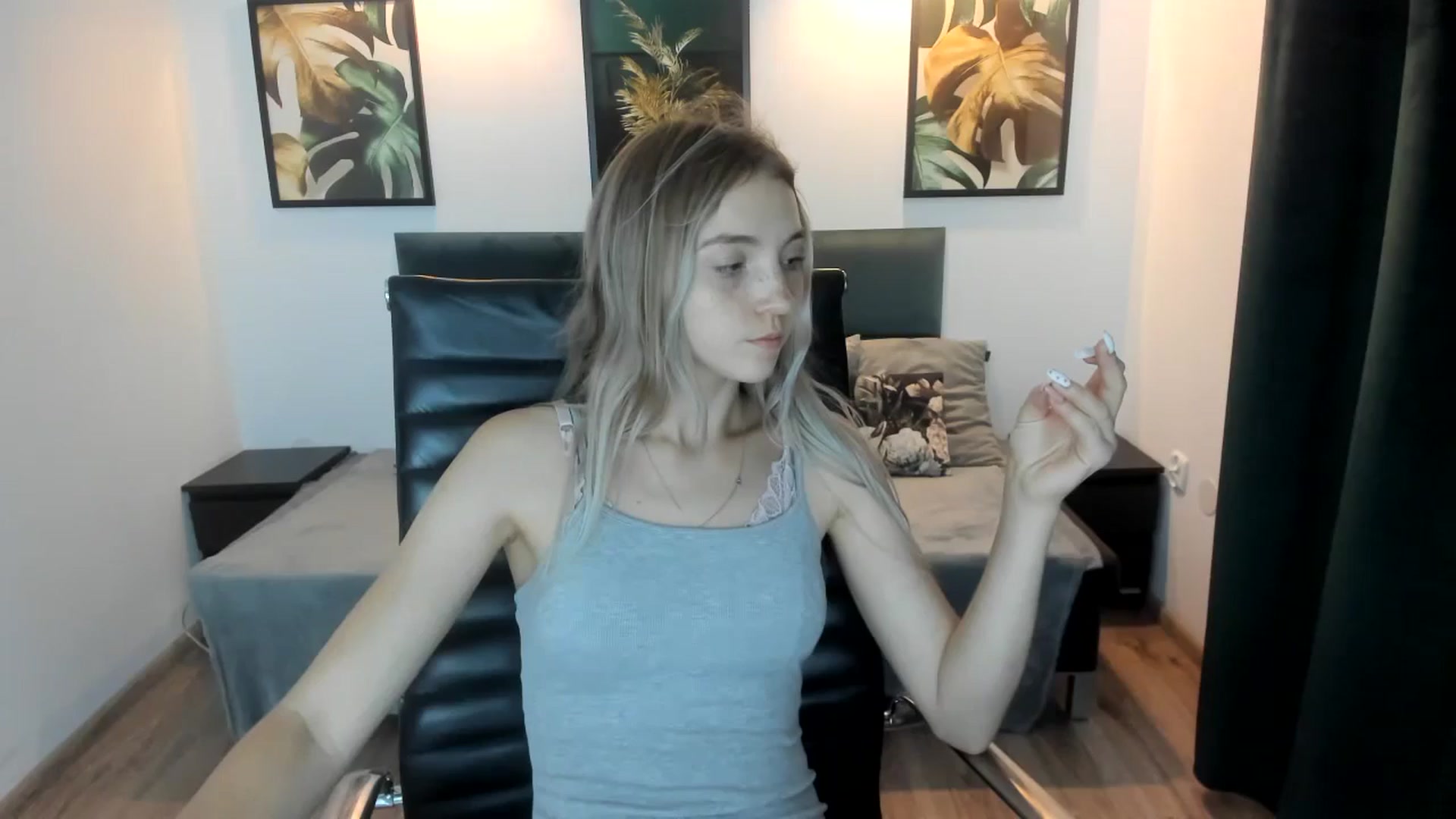 Gallery image thumbnail from Daisyy's myfreecams stream on, 08/26/2024, 19:32 image 1 of 20