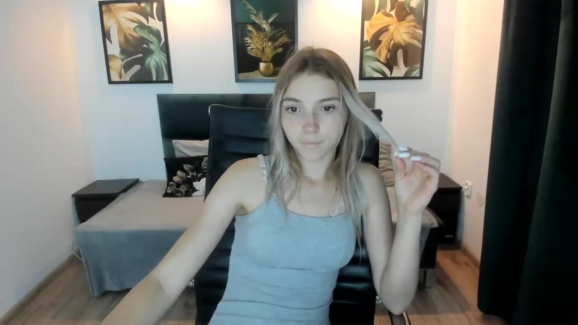 Gallery image thumbnail from Daisyy's myfreecams stream on, 08/26/2024, 19:32 image 16 of 20