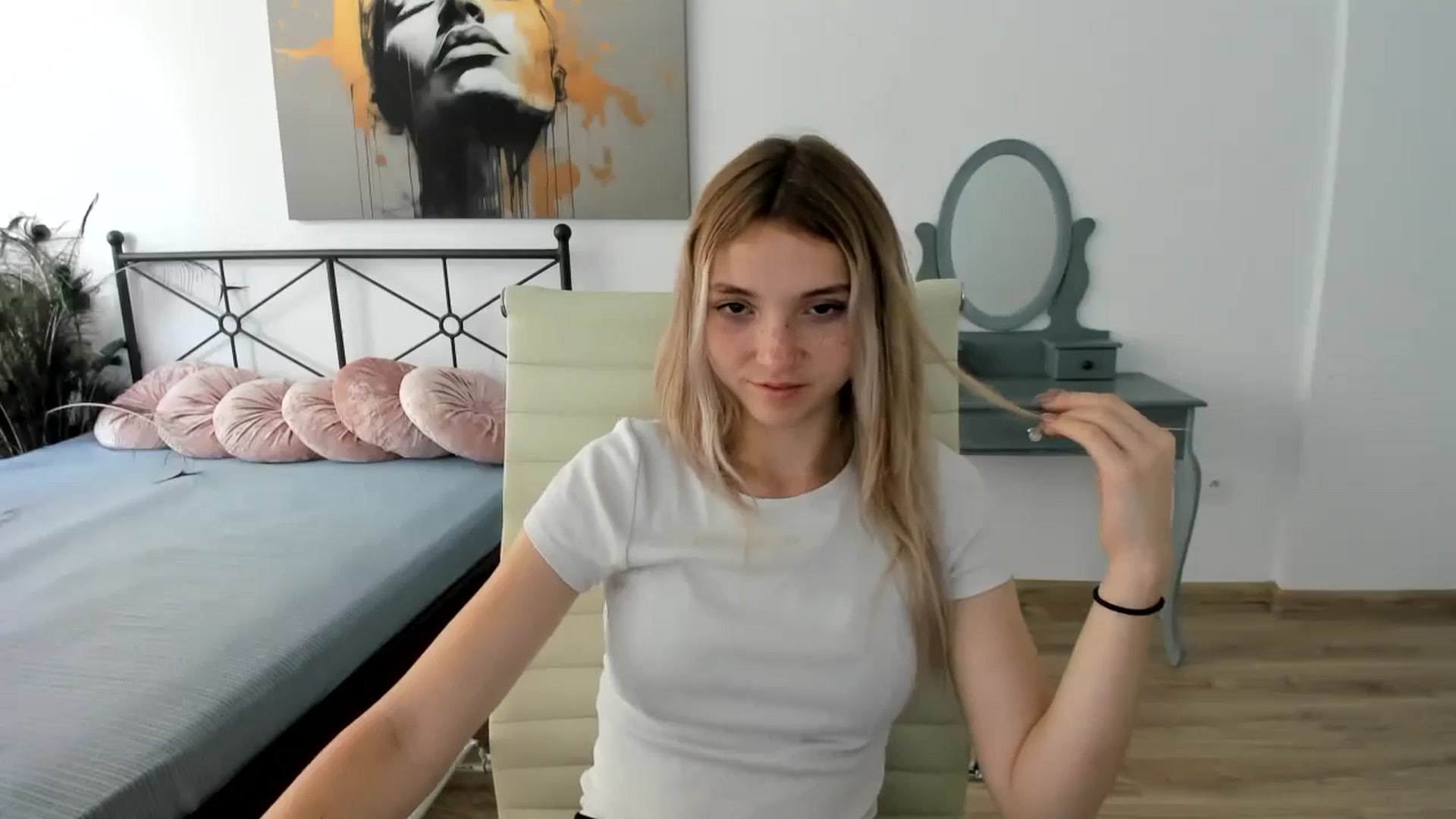 Gallery image thumbnail from Daisyy's myfreecams stream on, 08/28/2024, 12:52 image 9 of 20
