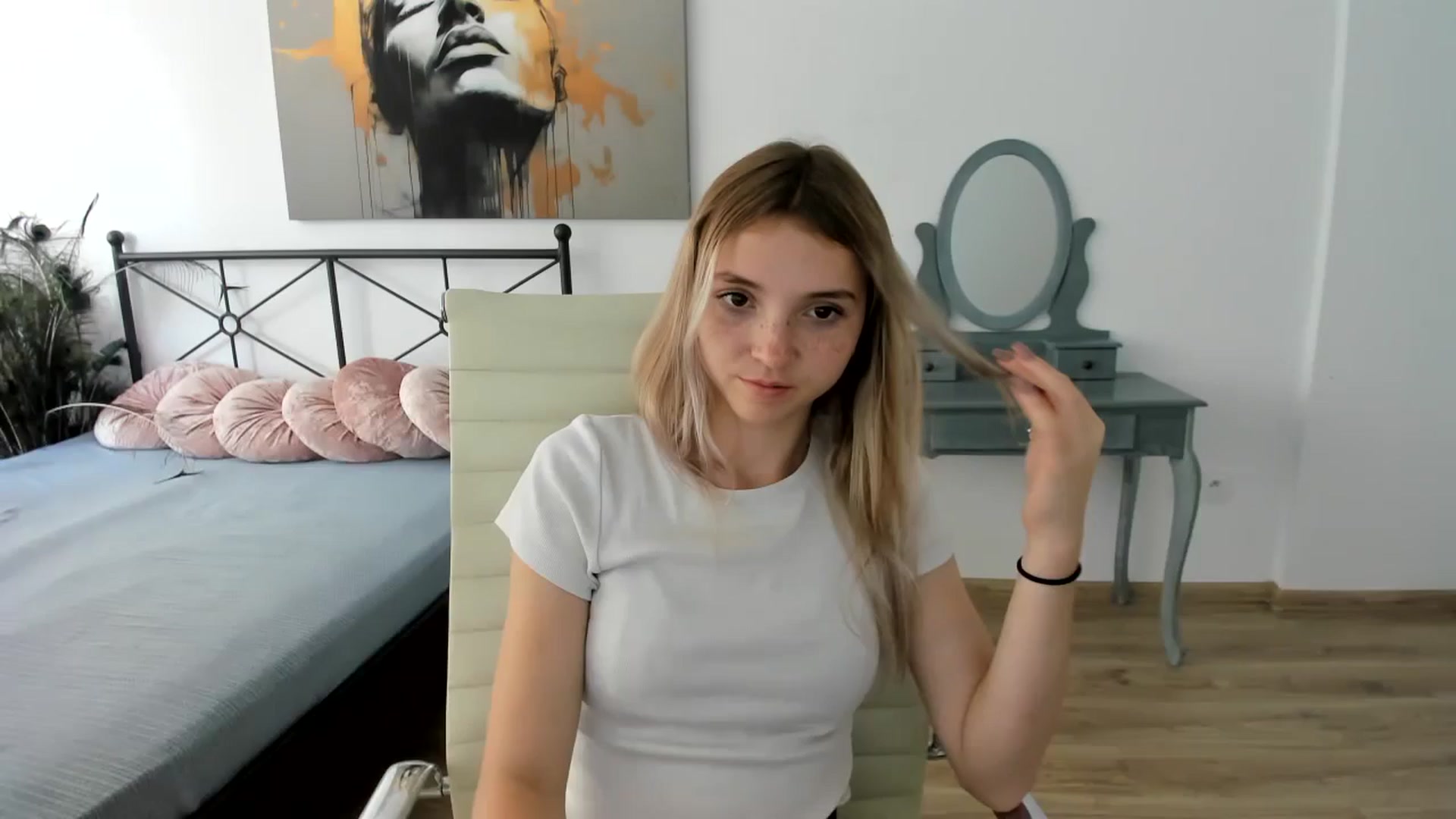 Gallery image thumbnail from Daisyy's myfreecams stream on, 08/28/2024, 12:52 image 7 of 20