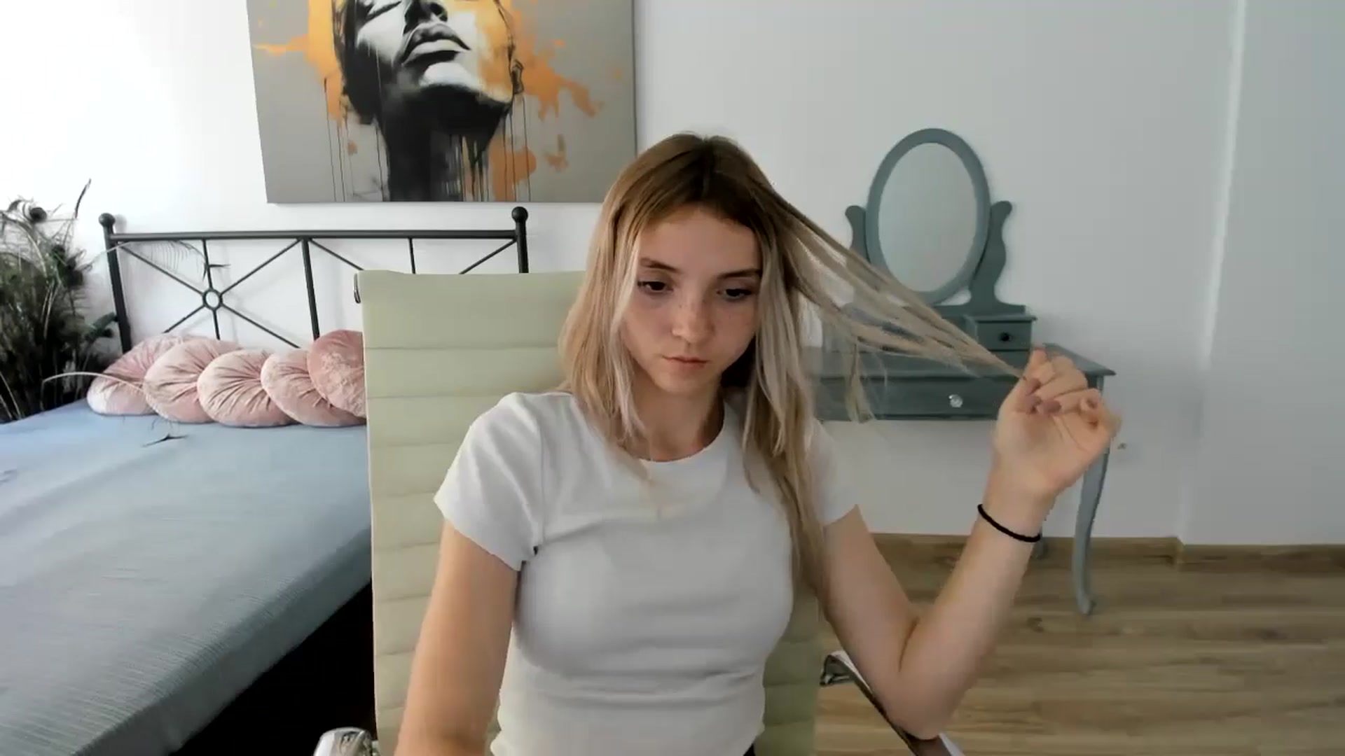 Gallery image thumbnail from Daisyy's myfreecams stream on, 08/28/2024, 12:52 image 14 of 20
