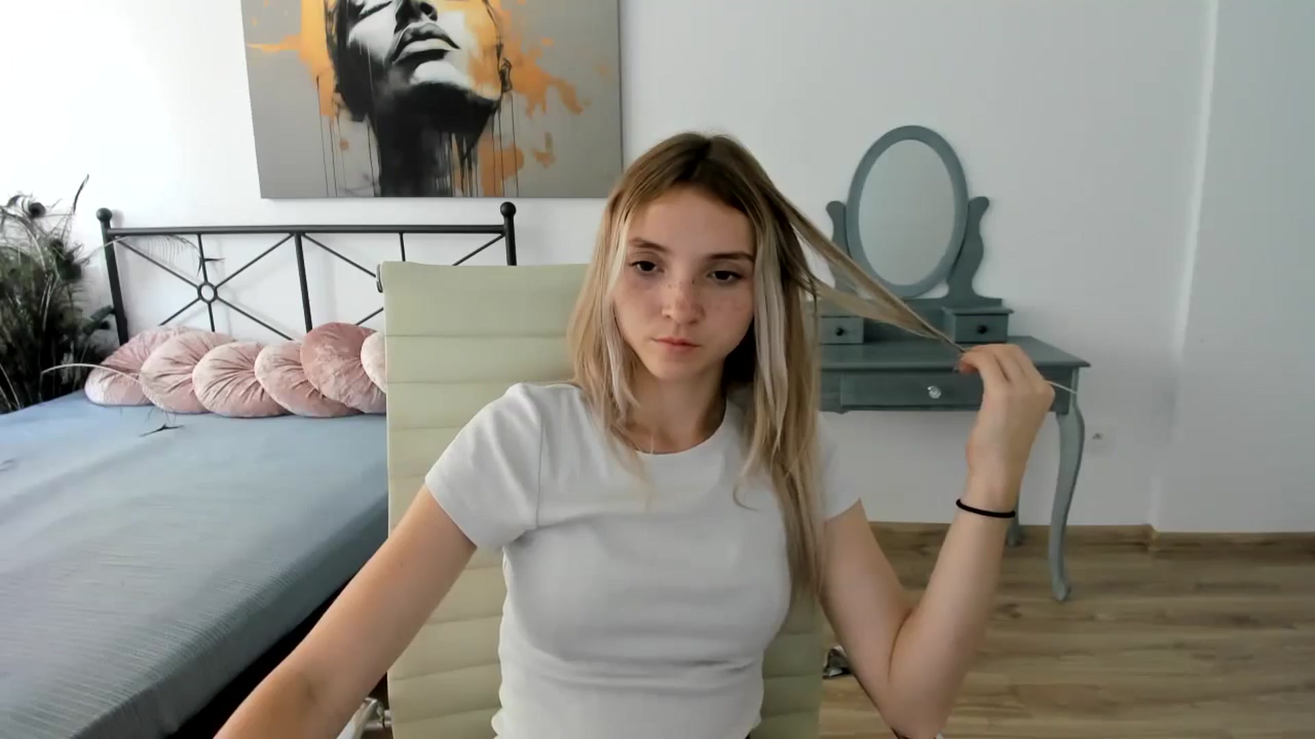 Gallery image thumbnail from Daisyy's myfreecams stream on, 08/28/2024, 12:52 image 18 of 20