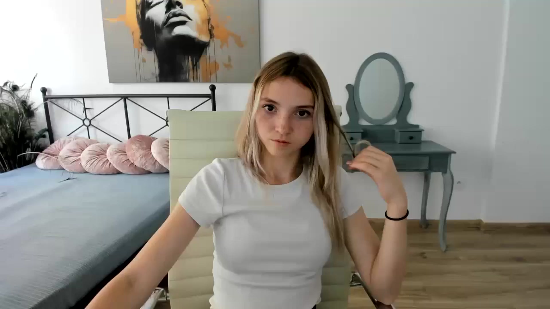 Gallery image thumbnail from Daisyy's myfreecams stream on, 08/28/2024, 12:52 image 4 of 20