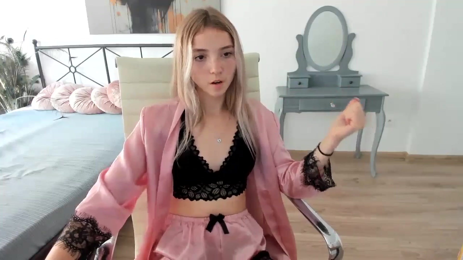 Gallery image thumbnail from Daisyy's myfreecams stream on, 08/28/2024, 14:53 image 5 of 20