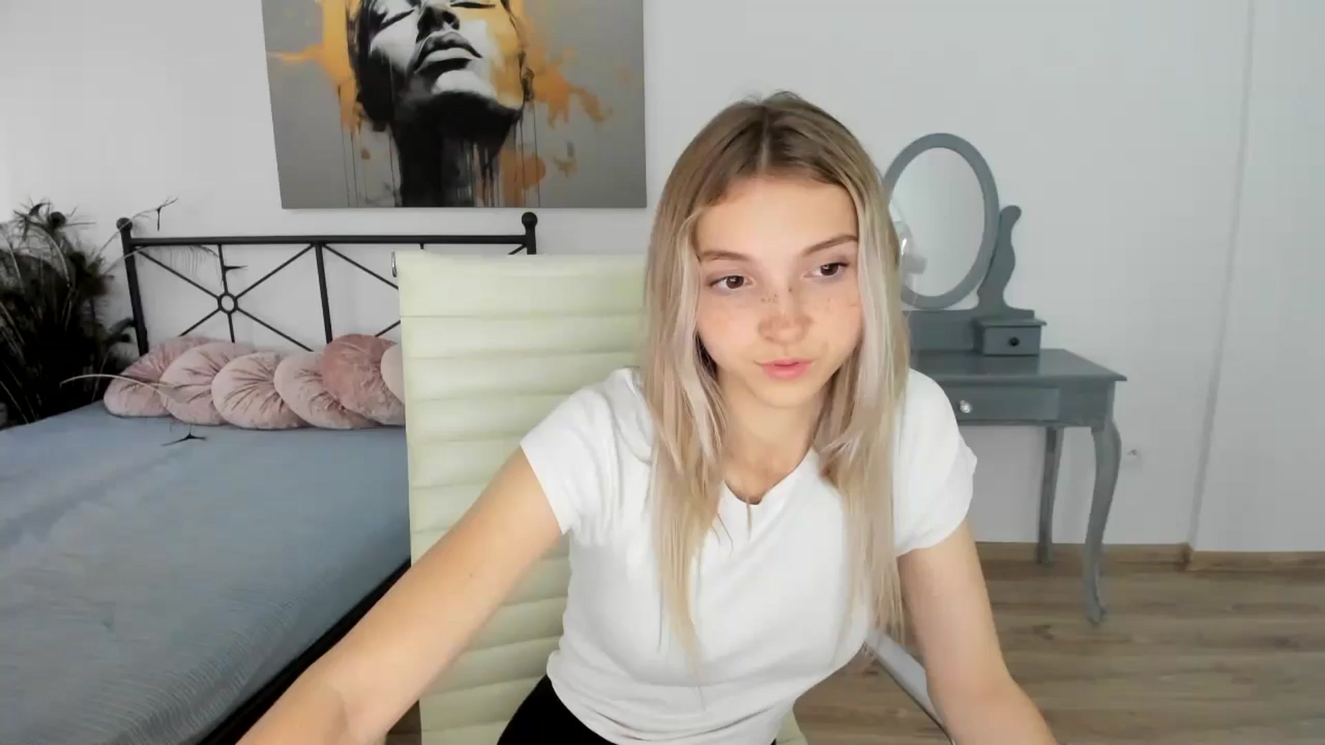 Gallery image thumbnail from Daisyy's myfreecams stream on, 08/28/2024, 17:42 image 1 of 20