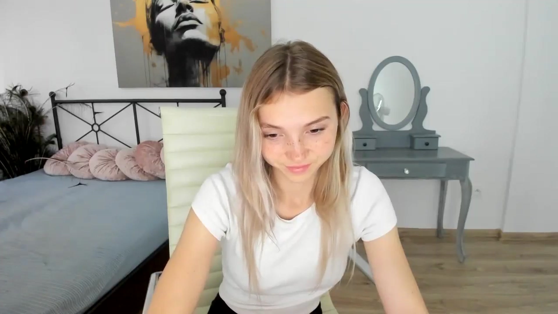 Gallery image thumbnail from Daisyy's myfreecams stream on, 08/28/2024, 17:42 image 3 of 20