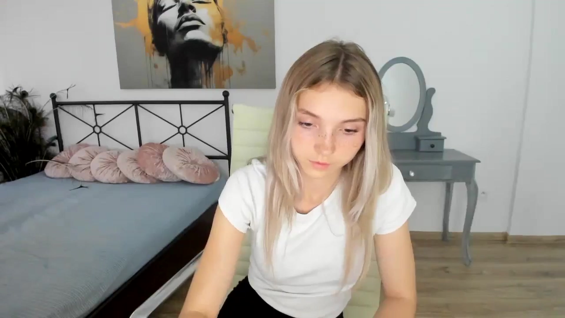Gallery image thumbnail from Daisyy's myfreecams stream on, 08/28/2024, 17:42 image 10 of 20