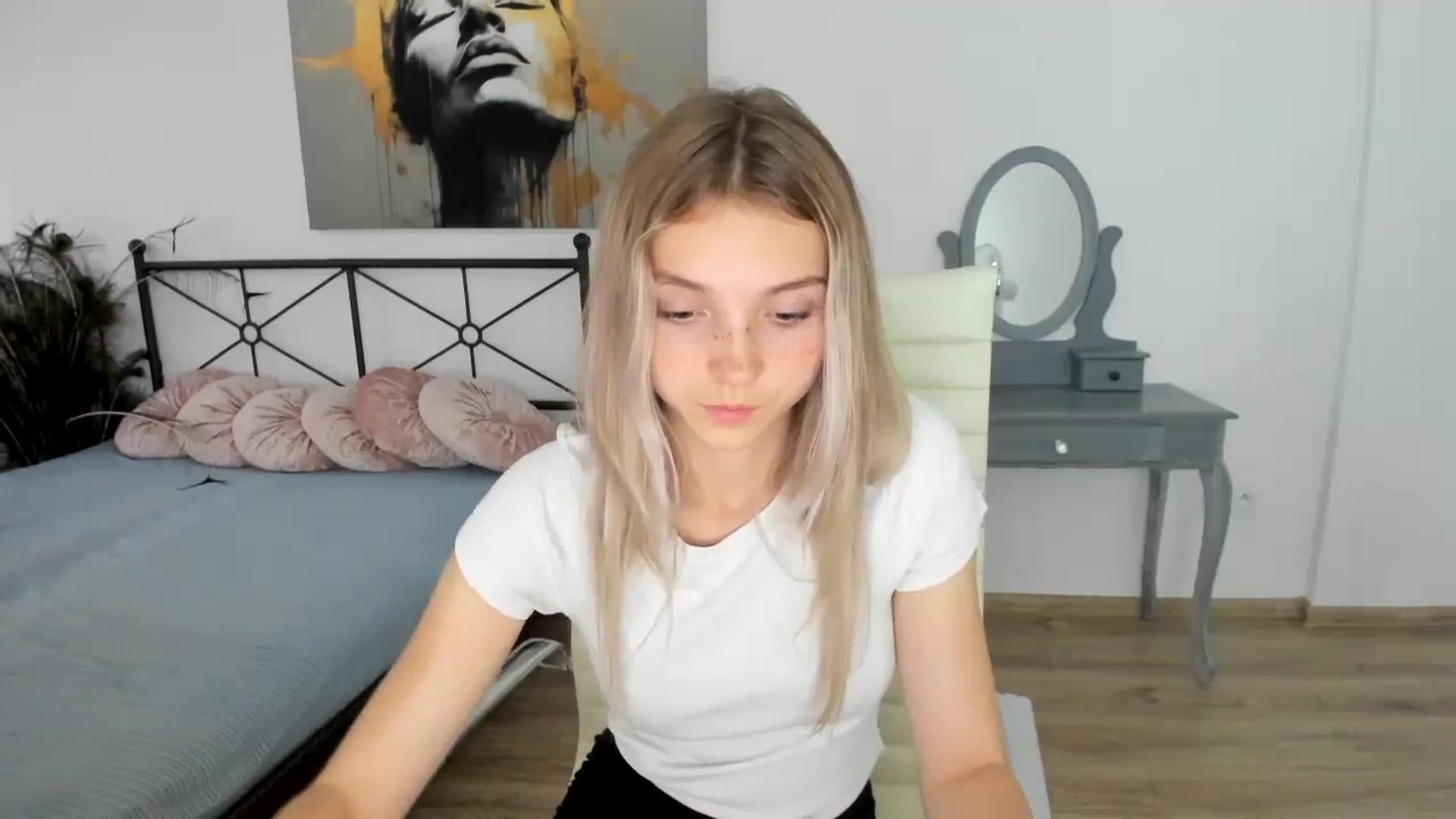 Gallery image thumbnail from Daisyy's myfreecams stream on, 08/28/2024, 17:42 image 9 of 20
