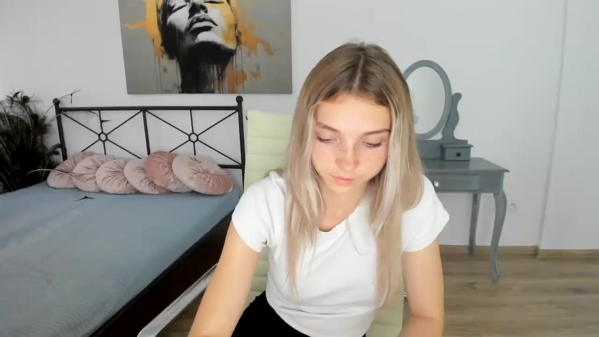 Gallery image thumbnail from Daisyy's myfreecams stream on, 08/28/2024, 17:42 image 11 of 20