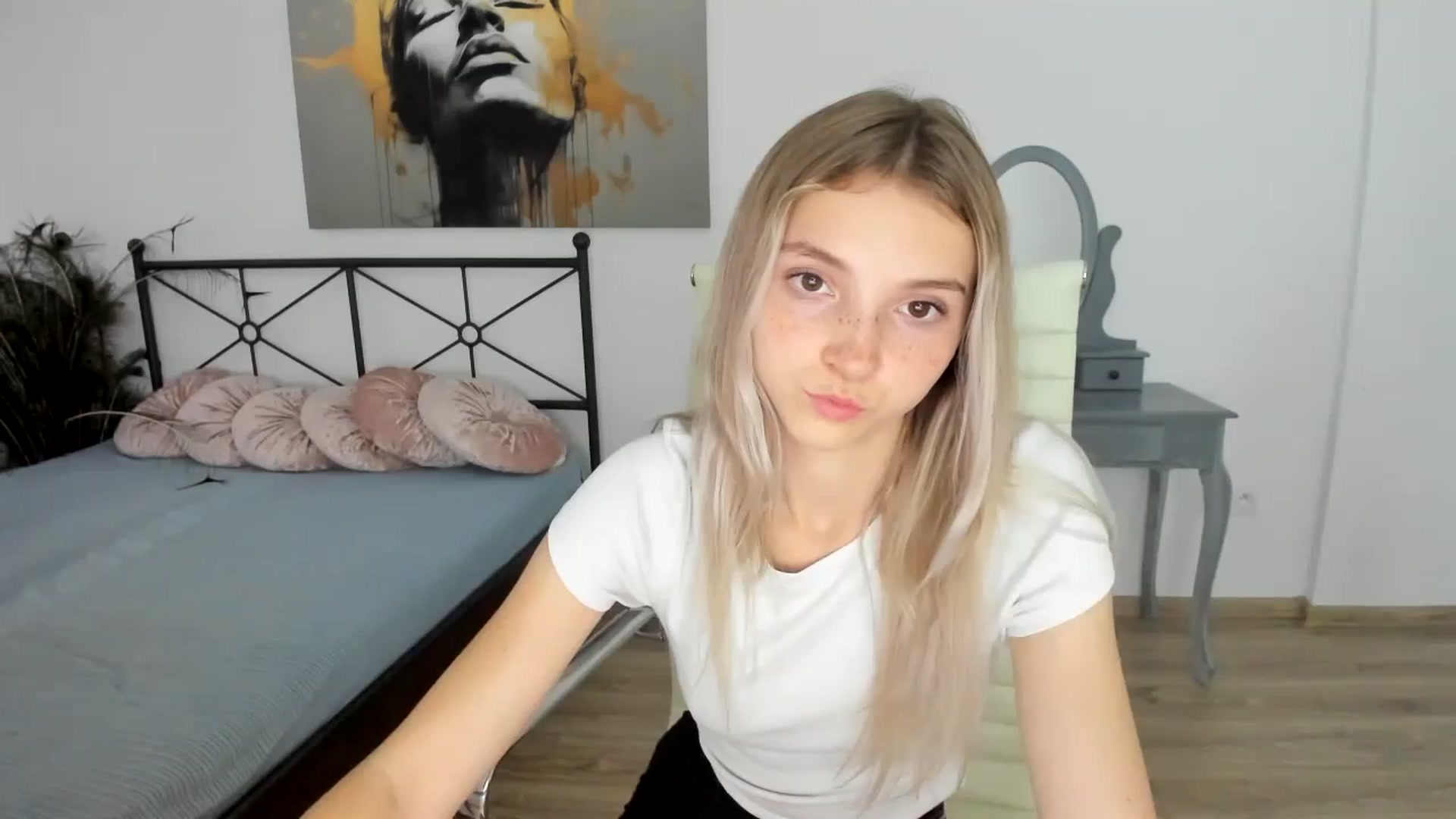 Gallery image thumbnail from Daisyy's myfreecams stream on, 08/28/2024, 17:42 image 19 of 20