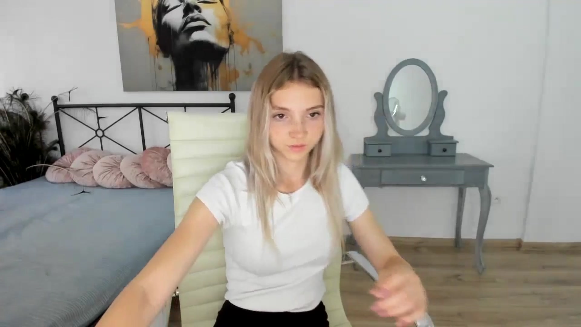 Gallery image thumbnail from Daisyy's myfreecams stream on, 08/28/2024, 17:42 image 2 of 20