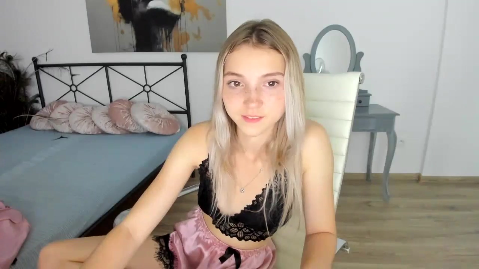 Gallery image thumbnail from Daisyy's myfreecams stream on, 08/28/2024, 20:28 image 18 of 20