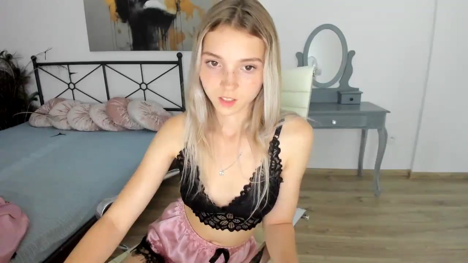 Gallery image thumbnail from Daisyy's myfreecams stream on, 08/28/2024, 20:28 image 15 of 20