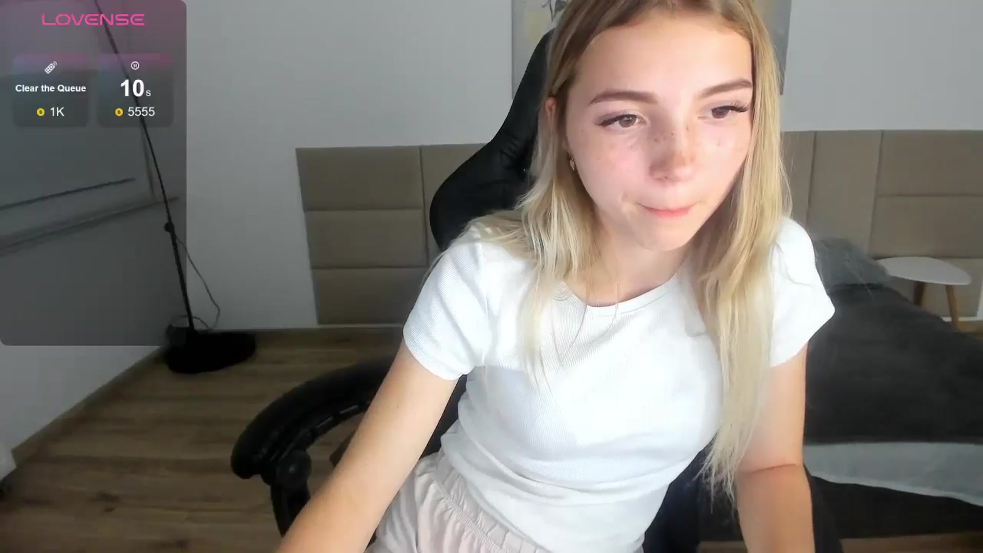 Gallery image thumbnail from Daisyy's myfreecams stream on, 09/07/2024, 19:03 image 17 of 20